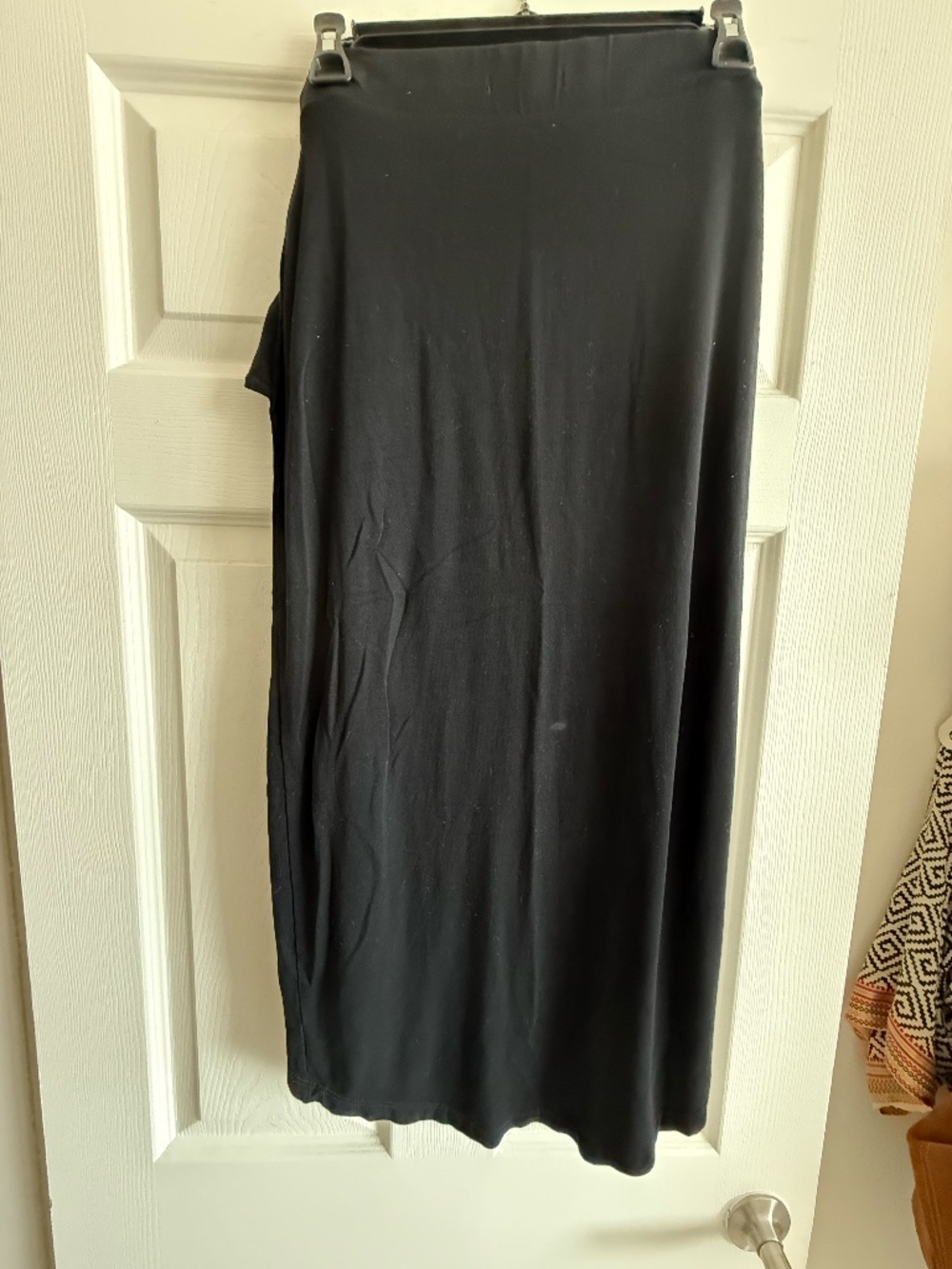 Black Jersey Midi Wrap Skirt with Front Knot | Stretchy High Waist | Resort Vaca - Picture 3 of 3